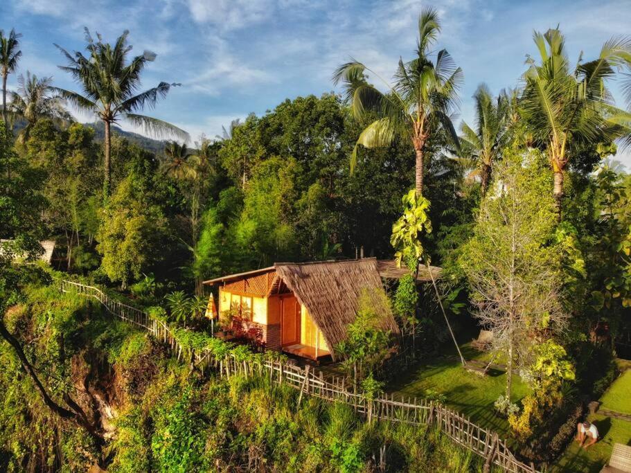 Eco Hut By Valley And 7 Waterfalls Villa Ambengan Buitenkant foto