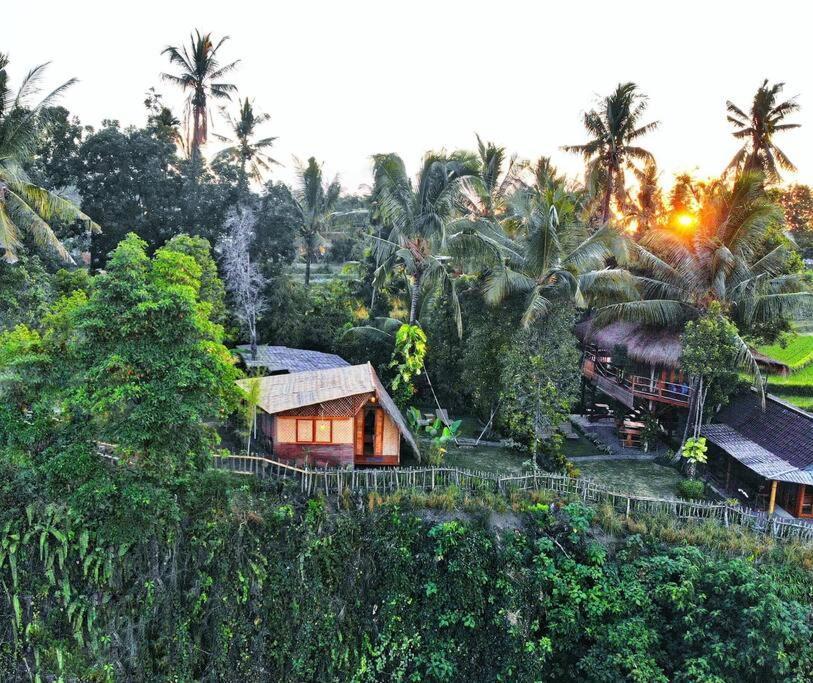 Eco Hut By Valley And 7 Waterfalls Villa Ambengan Buitenkant foto