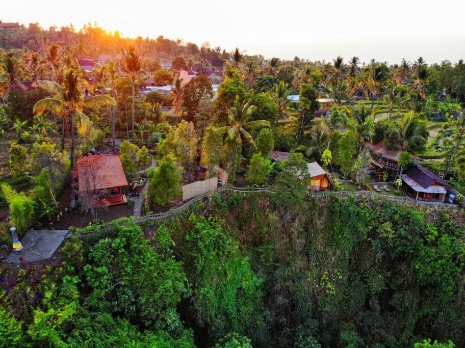 Eco Hut By Valley And 7 Waterfalls Villa Ambengan Buitenkant foto