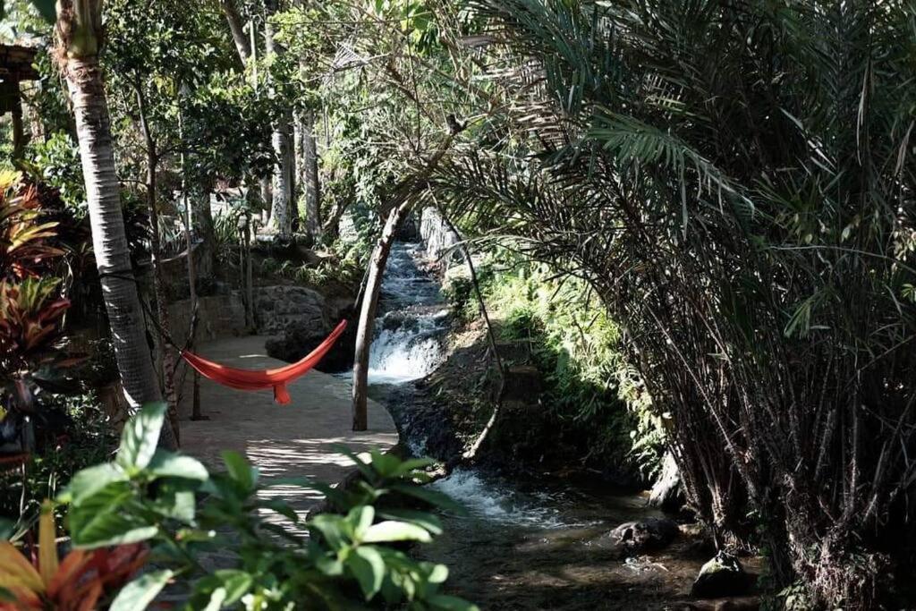 Eco Hut By Valley And 7 Waterfalls Villa Ambengan Buitenkant foto