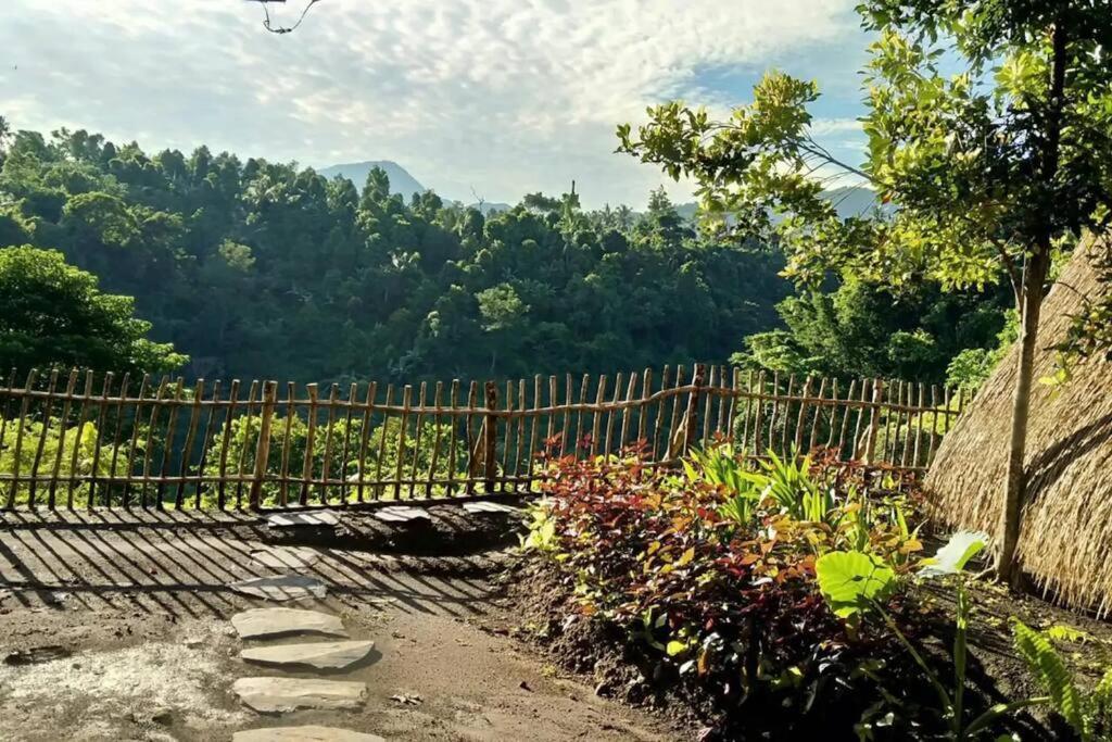 Eco Hut By Valley And 7 Waterfalls Villa Ambengan Buitenkant foto