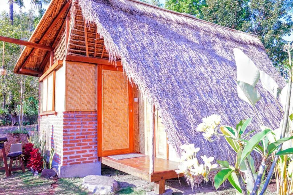 Eco Hut By Valley And 7 Waterfalls Villa Ambengan Buitenkant foto