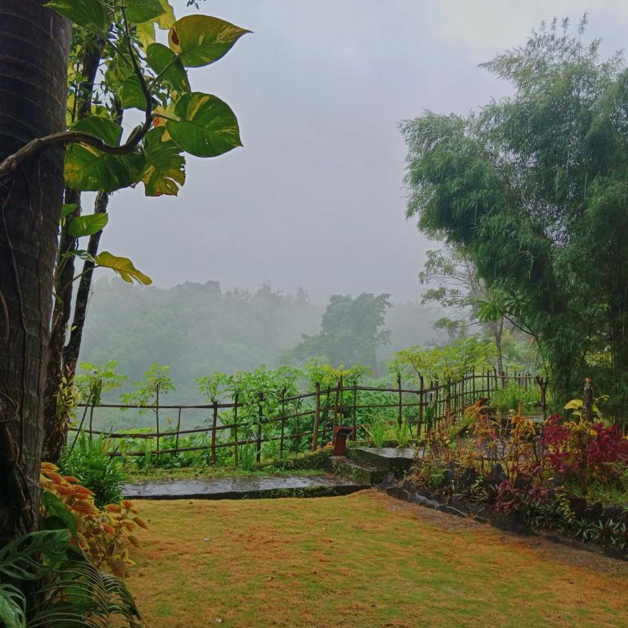 Eco Hut By Valley And 7 Waterfalls Villa Ambengan Buitenkant foto