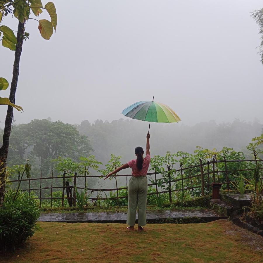 Eco Hut By Valley And 7 Waterfalls Villa Ambengan Buitenkant foto